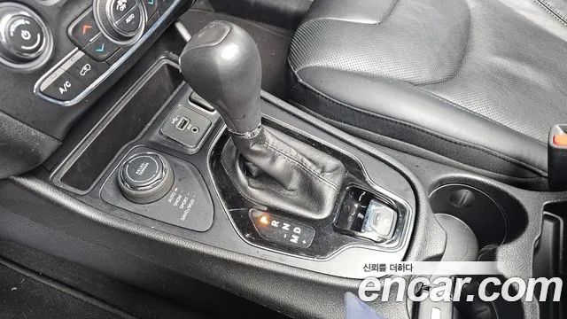 Jeep Cherokee 2020 — фото 9