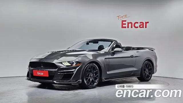 Ford Mustang 2020 — фото 1