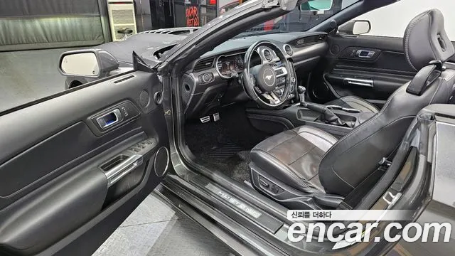 Ford Mustang 2020 — фото 10