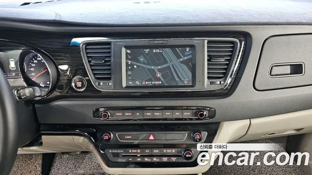 Kia Canival 2020 — фото 15