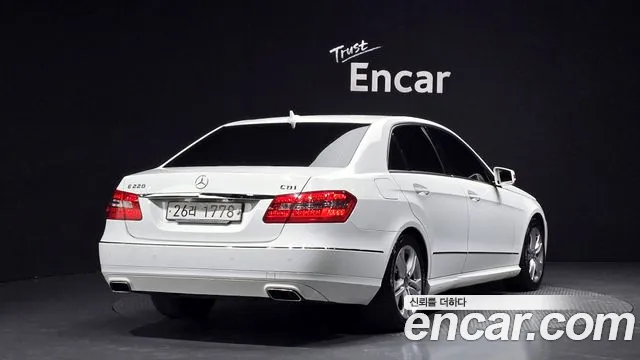 Mercedes-Benz E-Class 2013 — фото 2