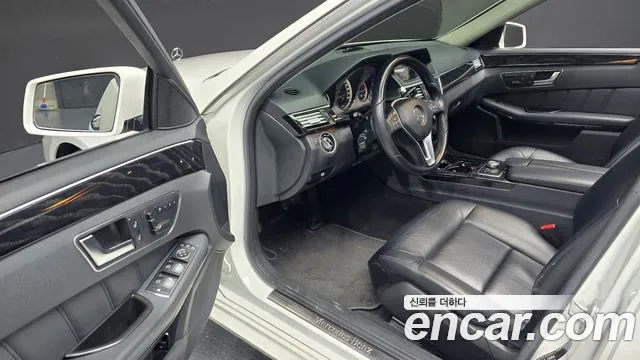 Mercedes-Benz E-Class 2013 — фото 11