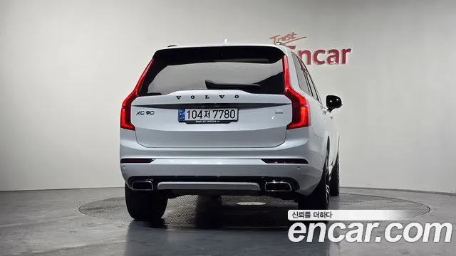 Volvo XC90 2021 — фото 4