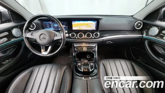 Mercedes-Benz E-Class 2018 — фото 7