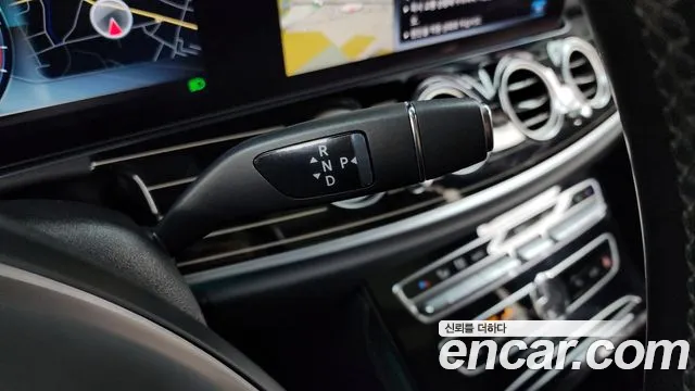 Mercedes-Benz E-Class 2018 — фото 9