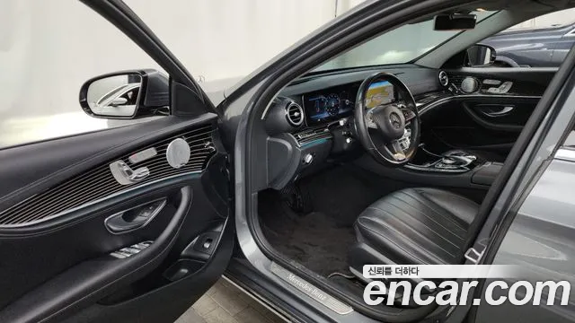 Mercedes-Benz E-Class 2018 — фото 10
