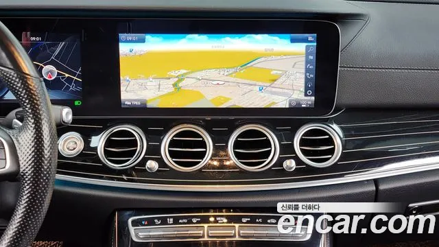 Mercedes-Benz E-Class 2018 — фото 14