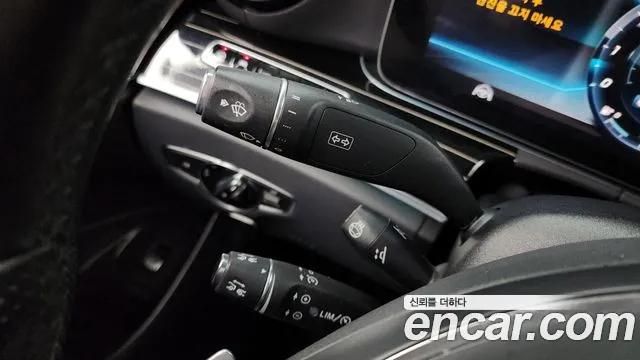 Mercedes-Benz E-Class 2018 — фото 19