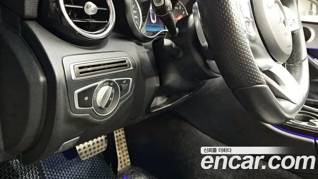 Mercedes-Benz C-Class 2019 — фото 14