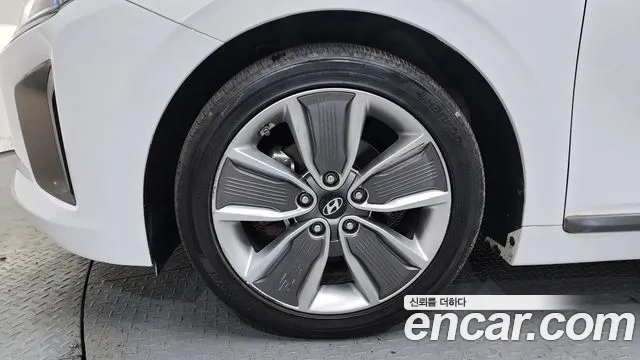 Hyundai Ioniq 2016 — фото 5