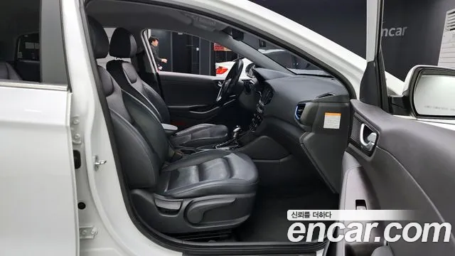Hyundai Ioniq 2016 — фото 11