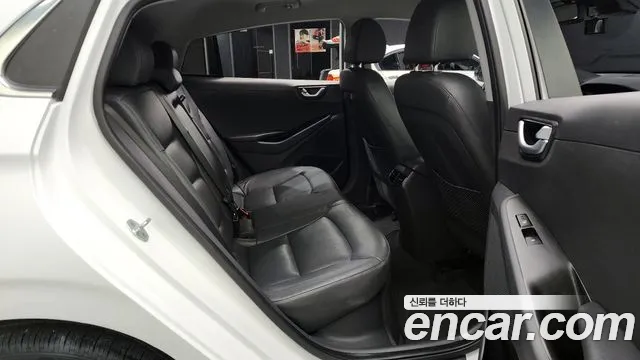 Hyundai Ioniq 2016 — фото 12