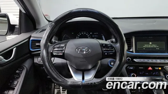 Hyundai Ioniq 2016 — фото 13