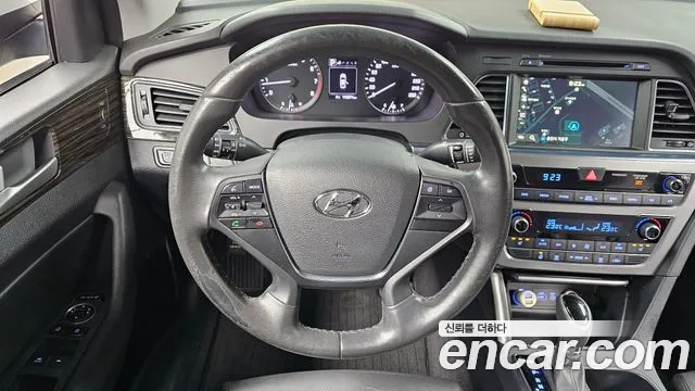 Hyundai Sonata 2017 — фото 13