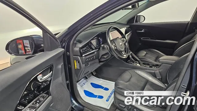 Kia Niro 2020 — фото 10