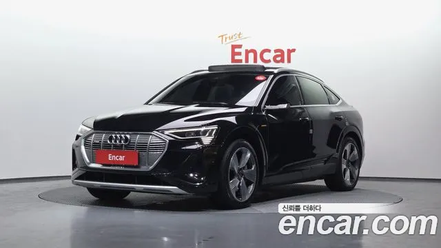 Audi e-tron 2021 — фото 1
