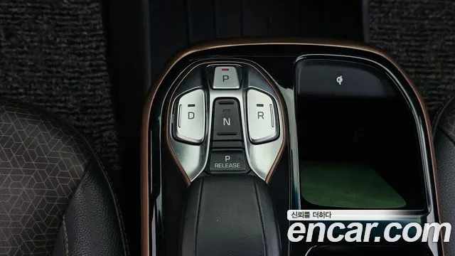 Hyundai Ioniq 2019 — фото 9