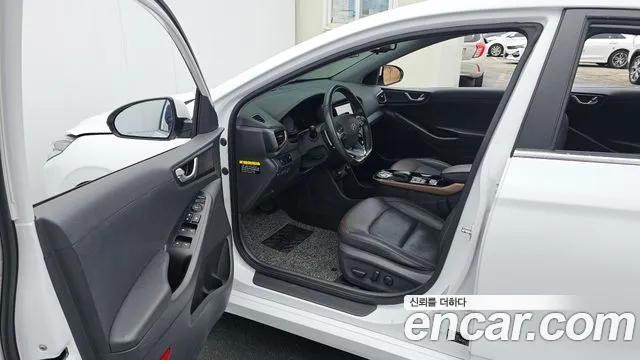 Hyundai Ioniq 2019 — фото 10