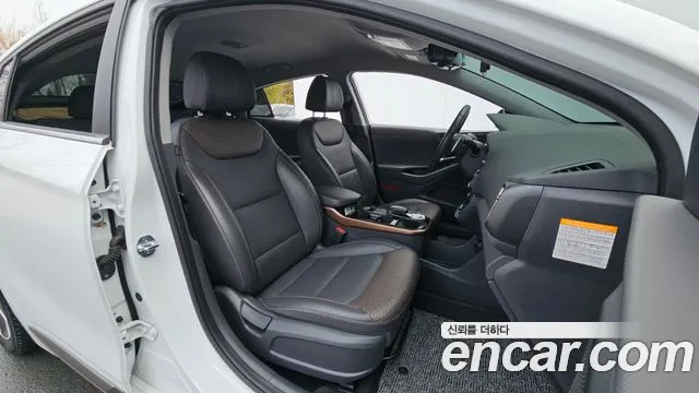 Hyundai Ioniq 2019 — фото 11