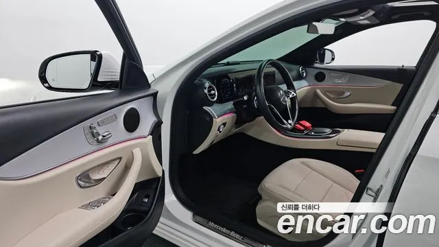 Mercedes-Benz E-Class 2021 — фото 11