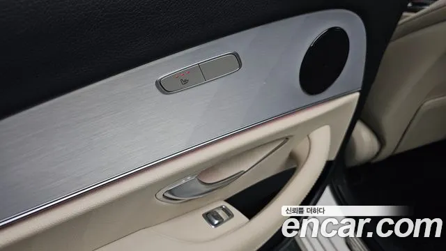 Mercedes-Benz E-Class 2021 — фото 18