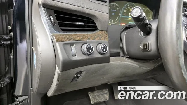 Cadillac Escalade 2015 — фото 16