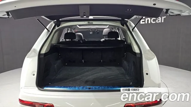 Audi Q7 2021 — фото 20