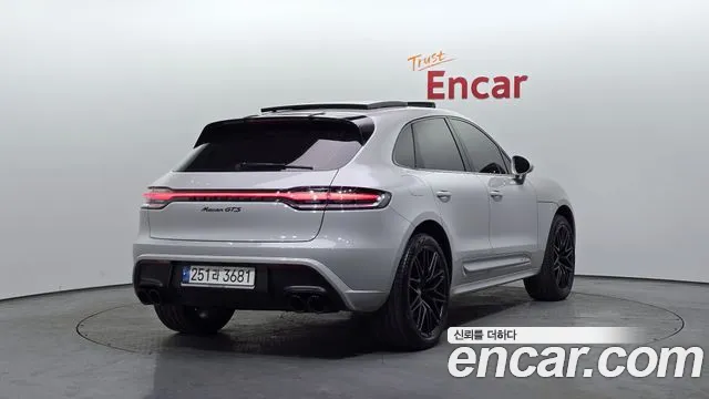 Porsche Macan 2022 — фото 2