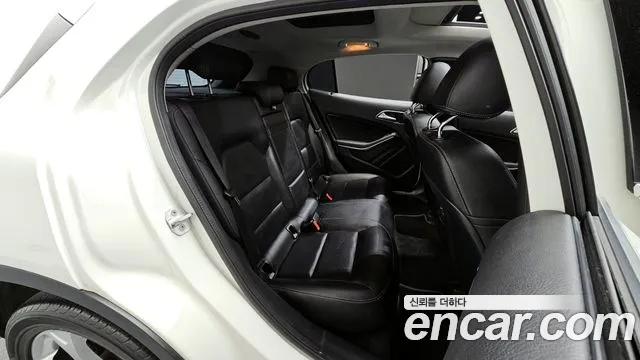 Mercedes-Benz GLA-Class 2018 — фото 12