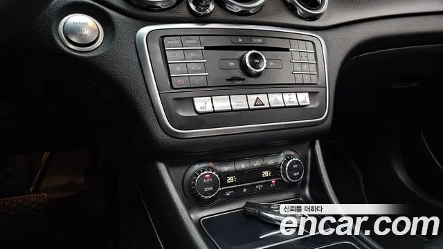 Mercedes-Benz GLA-Class 2018 — фото 15