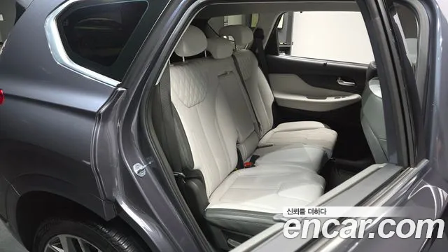 Hyundai Santafe 2021 — фото 10