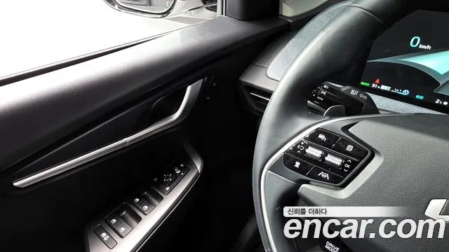 Kia EV6 2023 — фото 17