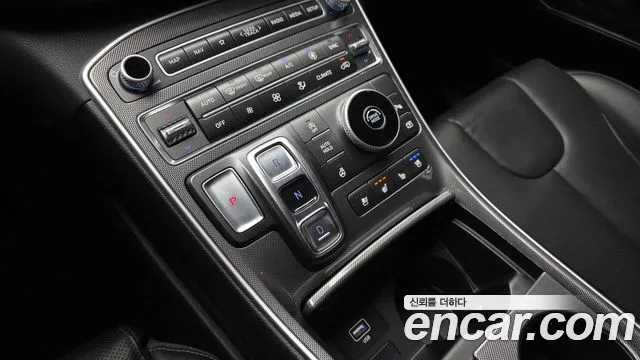 Hyundai Santafe 2023 — фото 9