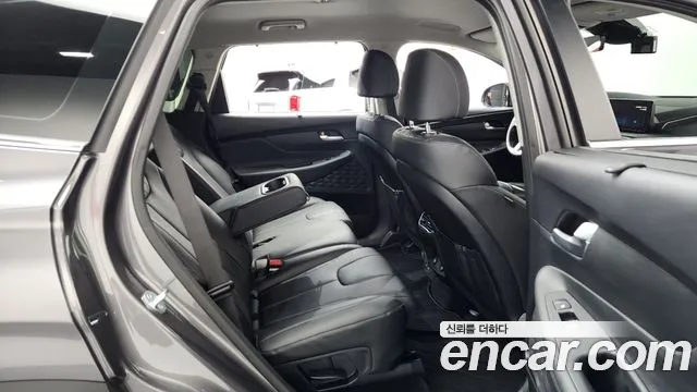 Hyundai Santafe 2023 — фото 12