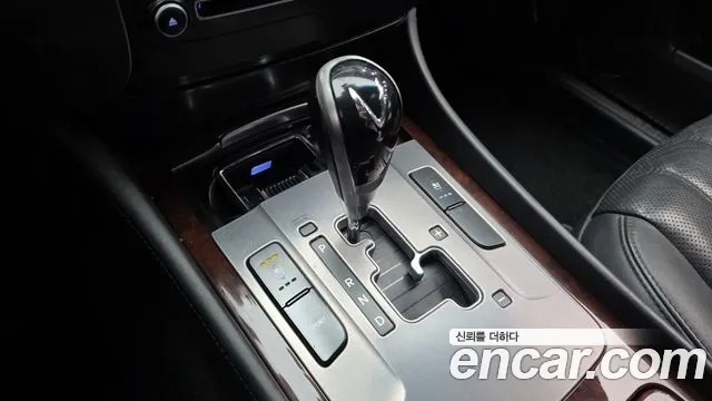 Hyundai Equus 2012 — фото 9