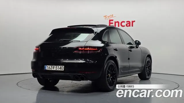Porsche Macan 2018 — фото 2