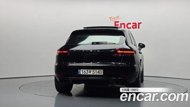 Porsche Macan 2018 — фото 4