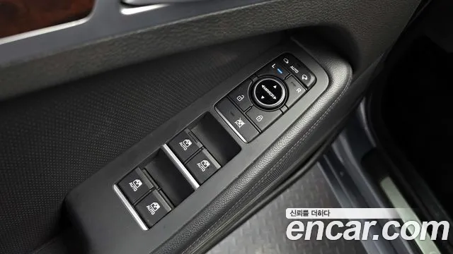 Hyundai Genesis 2016 — фото 19