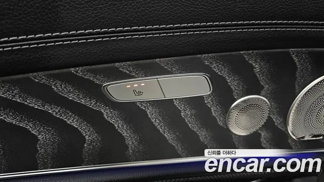 Mercedes-Benz E-Class 2022 — фото 19