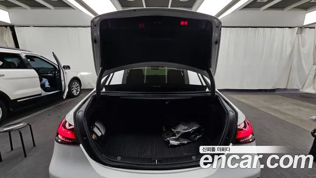 Mercedes-Benz E-Class 2022 — фото 20
