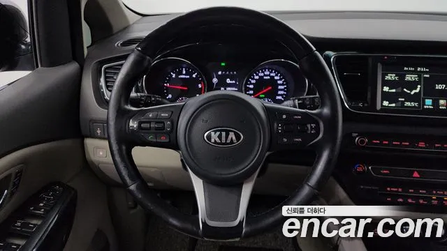 Kia Canival 2016 — фото 14