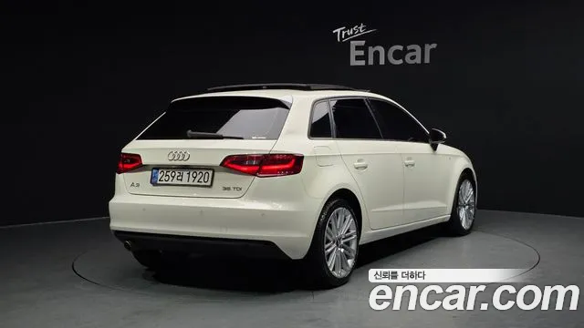 Audi A3 2015 — фото 2