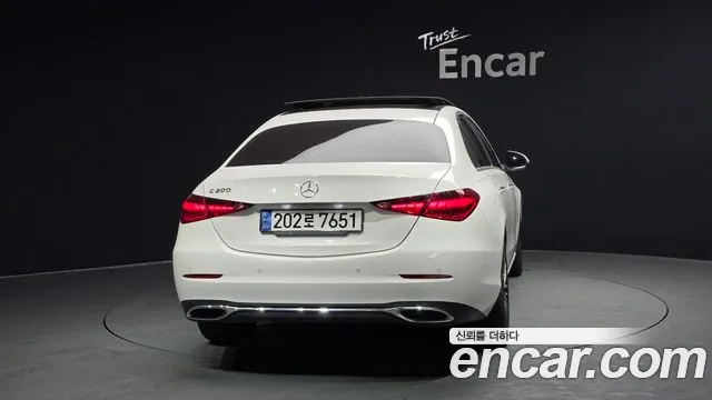 Mercedes-Benz C-Class 2023 — фото 4