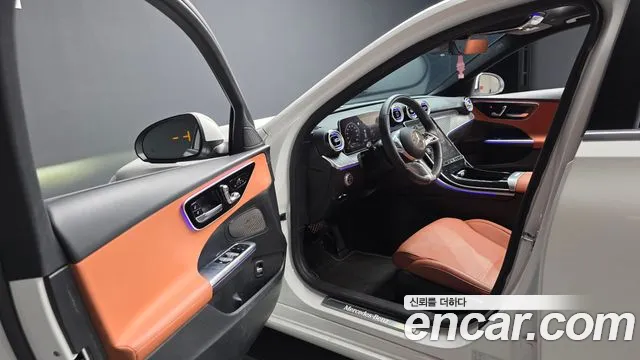 Mercedes-Benz C-Class 2023 — фото 10