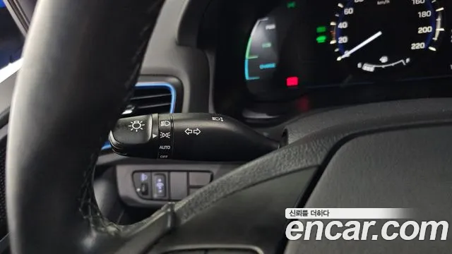 Hyundai Ioniq 2016 — фото 17