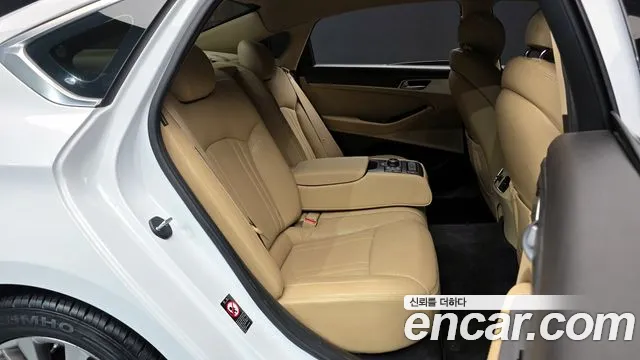 Hyundai Genesis 2014 — фото 12