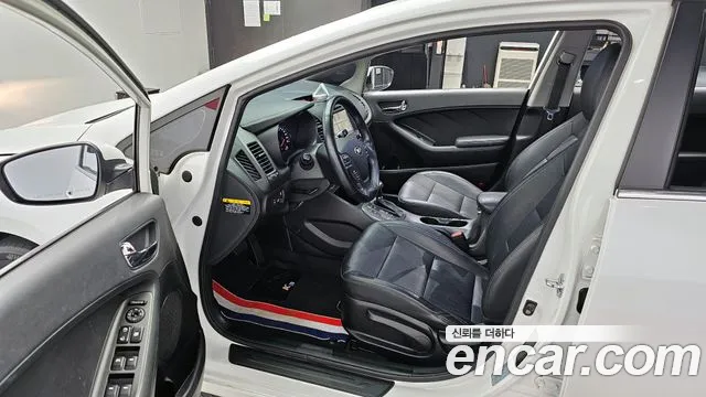 Kia K3 2015 — фото 10