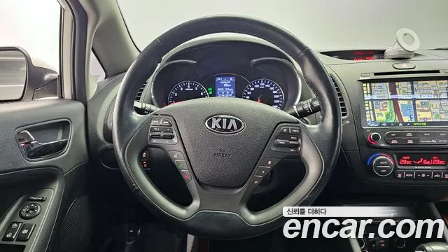 Kia K3 2015 — фото 13