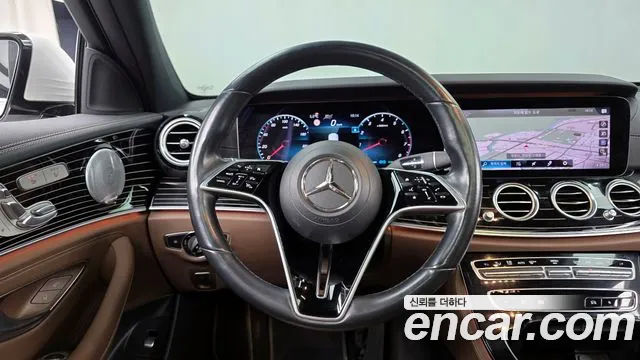 Mercedes-Benz E-Class 2021 — фото 13
