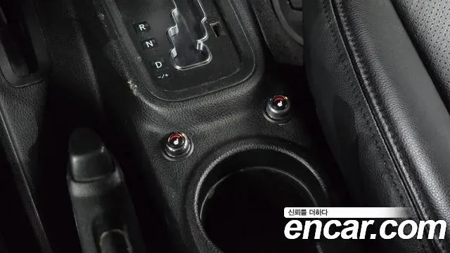 Jeep Wrangler 2016 — фото 18